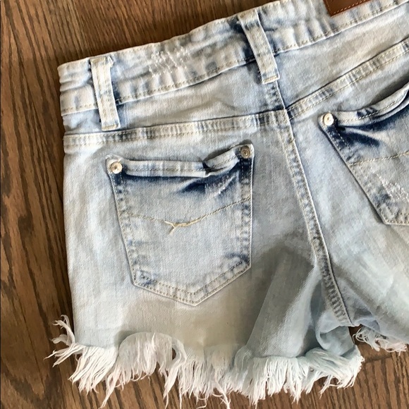 Harmony&Havoc embroidered cutoffs - Picture 4 of 6